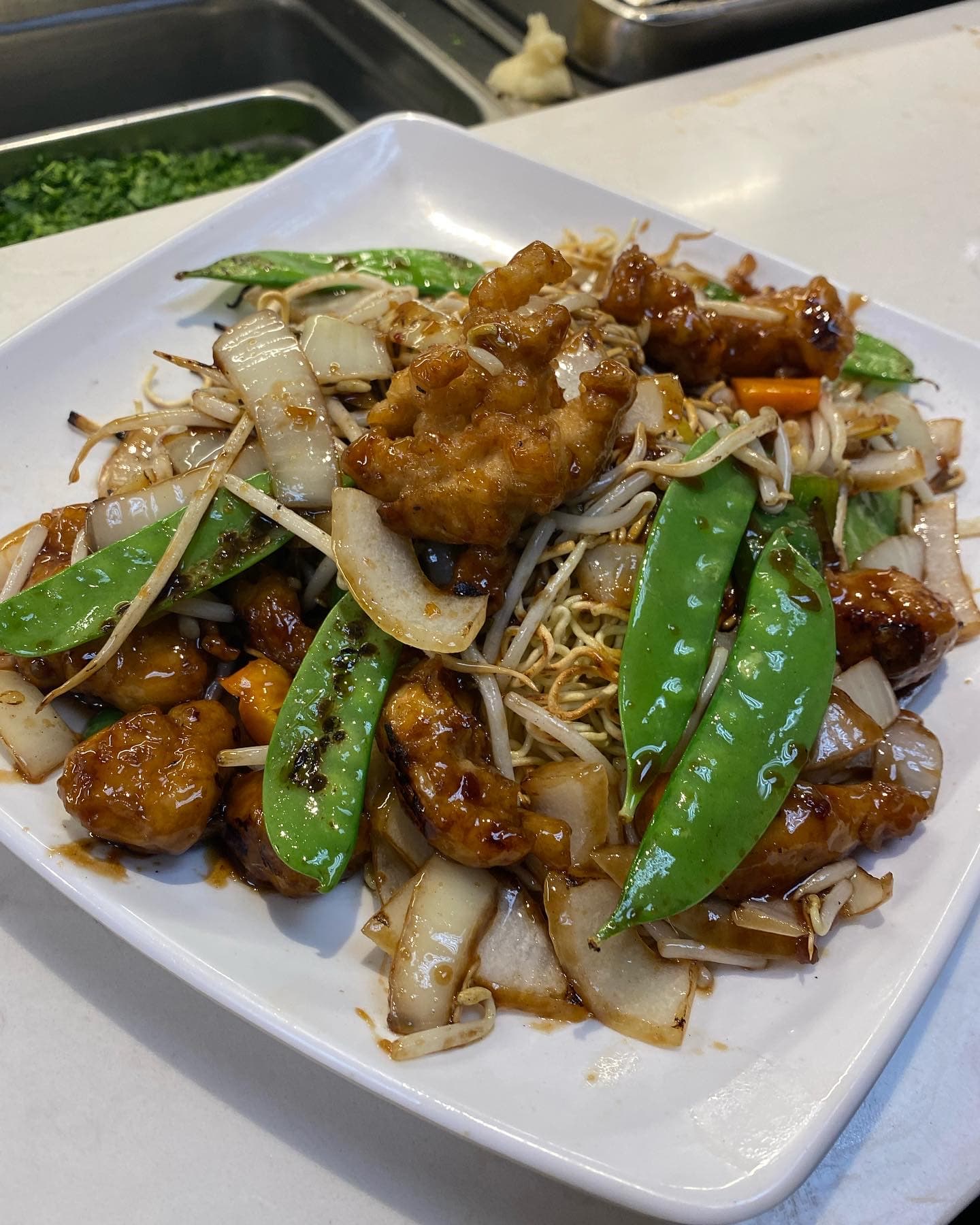 Asian stir-fry with crispy chicken